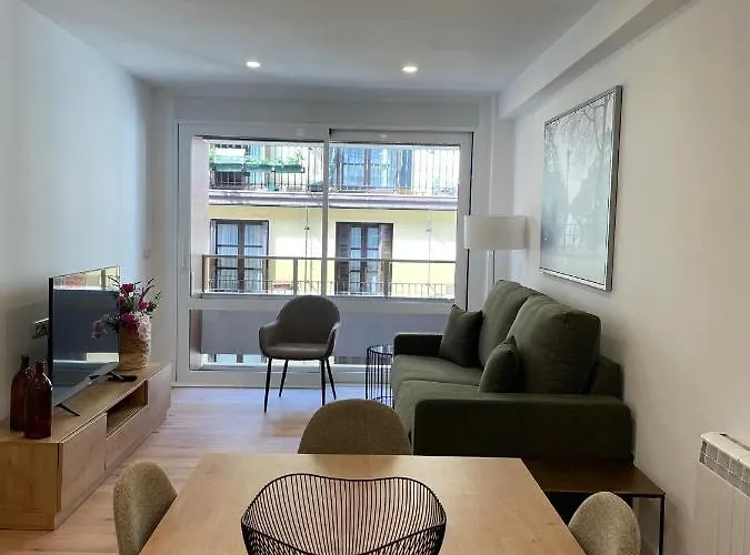 Izarra By Smiling * 宏达瑞比亚